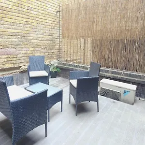 Spacious 3 Bed Flat Near Liverpool Street, Spitalfields Londen